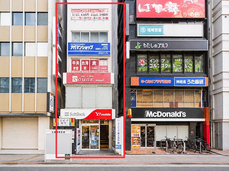 3.左へ進み、マクドナルド隣のビル7階が当院です。